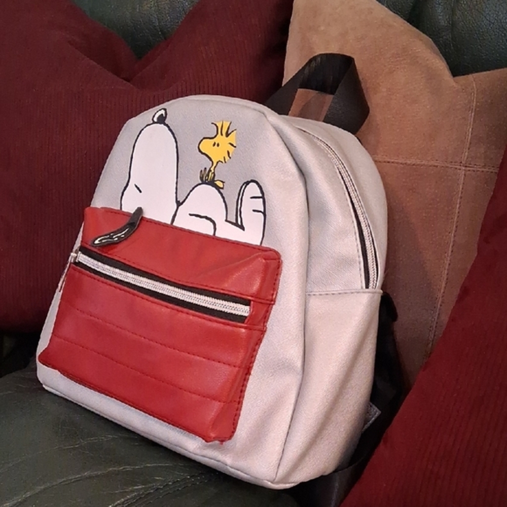 Peanuts Backpack with Black Interior. Exellent Cond. - Picture 2 of 16